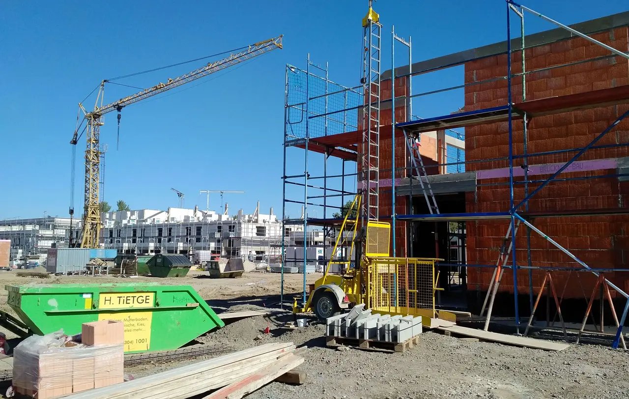 Die diakonische Einrichtung Erlacher Höhe geht inzwischen dazu über, selbst kleine Wohnungen aufzukaufen oder gar als Bauherrin aufzutreten (Symbolbild).