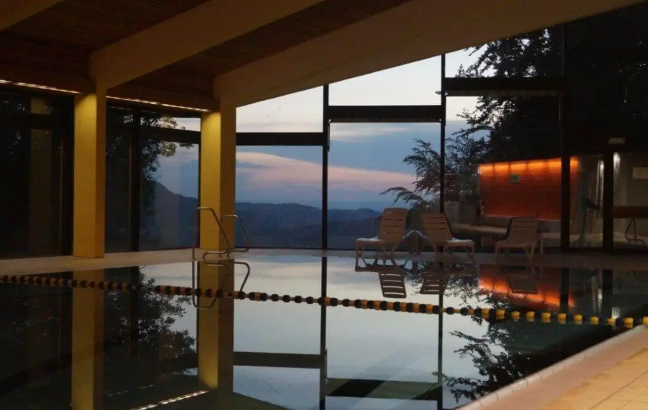 Das eigene Hallenbad ist ein echtes Tieringer Highlight.