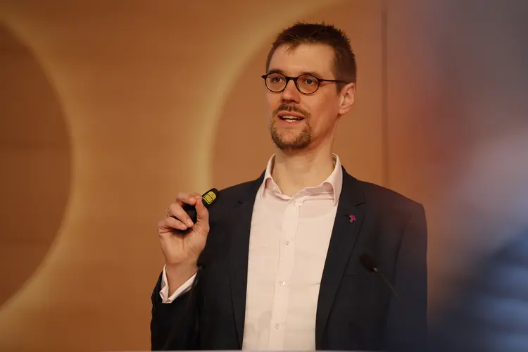 Finanzdezernent Oberkirchenrat Dr. Fabian Peters