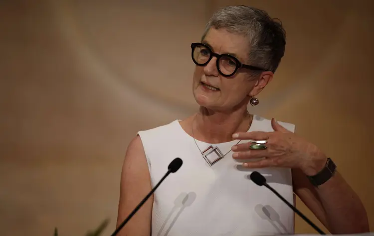 Oberkirchenrätin Carmen Rivuzumwami