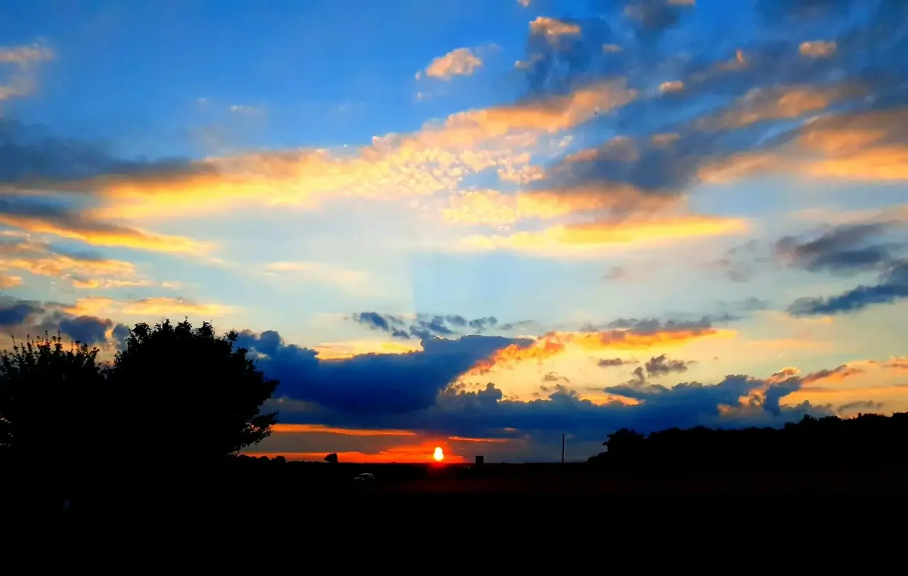 „Ich liebe die Psalmen, die viel von Sonnenauf- und -untergängen sprechen“, sagt Albrecht. Solch ein Foto könne auch ein Anlass für ein Gebet sein. Er postet diese Fotos gerne.