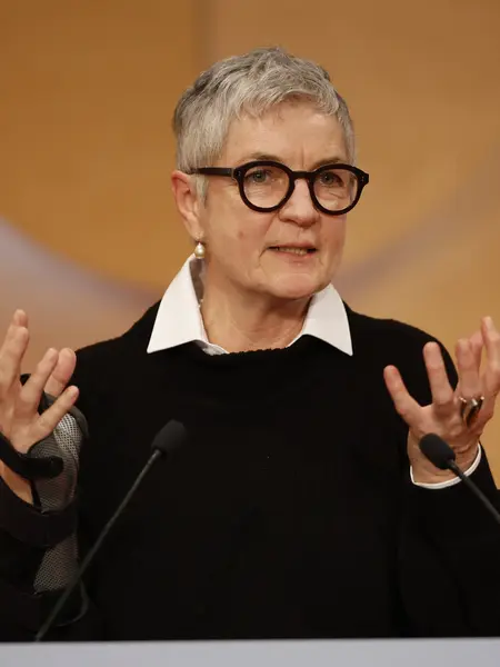 Oberkirchenrätin Carmen Rivuzumwami