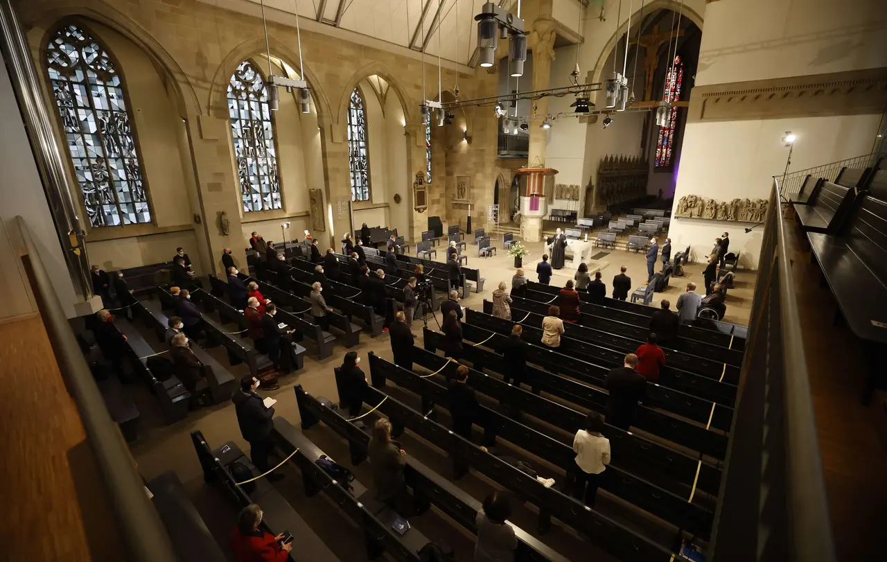 Die 91 Synodalen feierten den Auftakt-Gottesdienst in der Stuttgarter Stiftskirche.