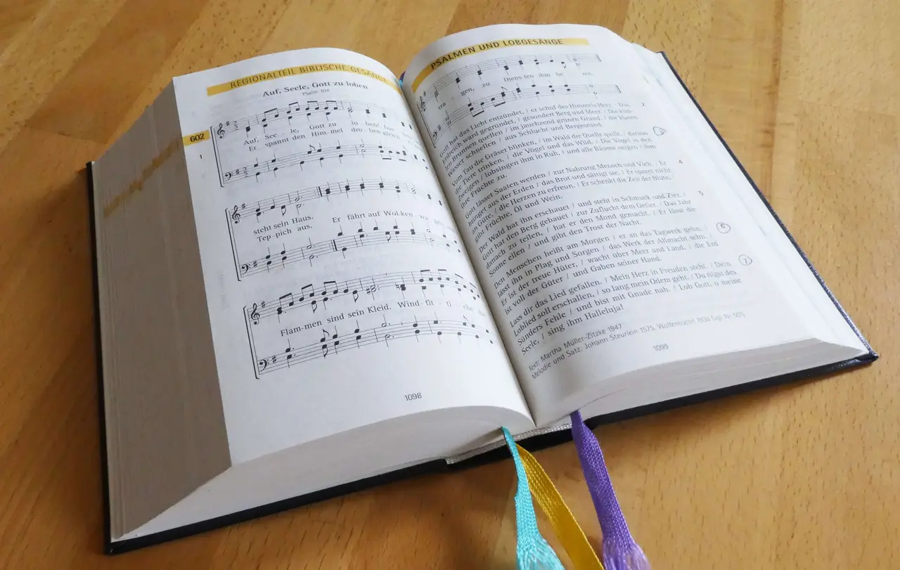 Bis 2030 soll das Evangelische Gesangbuch komplett überarbeitet werden.