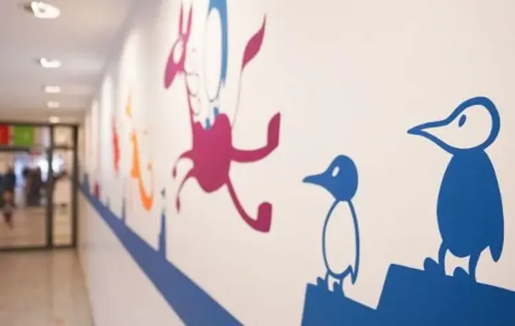 Bunte Wände im Olgäle, der Stuttgarter Kinderklinik