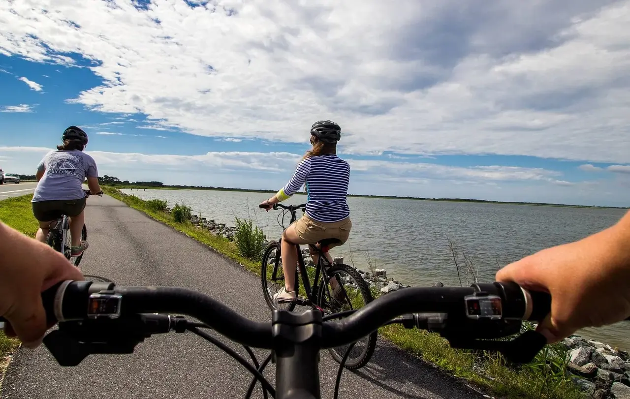 Auch das Pilgern auf zwei Rädern ist Thema beim gemeinsamen CMT-Auftritt der evangelischen und katholischen Kirchen (Symbolbild).