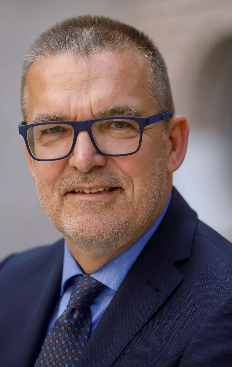 „Die zahlreichen Rückmeldungen zeigen, dass Evangelische Schulen in der Krise als starke und verlässliche Partner in der Bildungslandschaft wahrgenommen werden“, sagt Dr. Norbert Lurz.