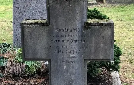 Otto Umfrid wurde auf dem Stuttgarter Pragfriedhof begraben. Zu seiner Beerdigung kamen nur wenige Menschen.