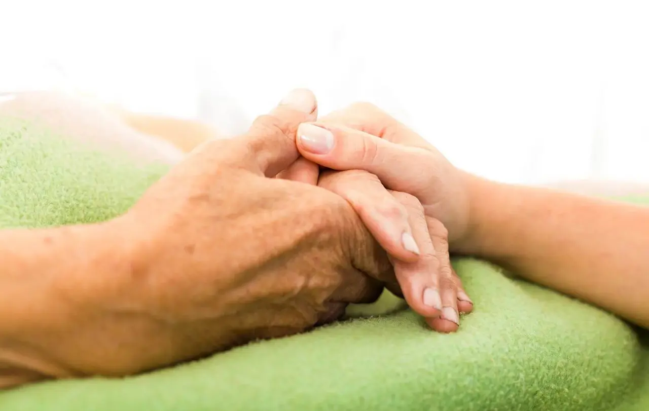 Das gemeinsame Papier der Kirchen unterstützt Seelsorgerinnen und Seelsorger bei ihrer Arbeit.