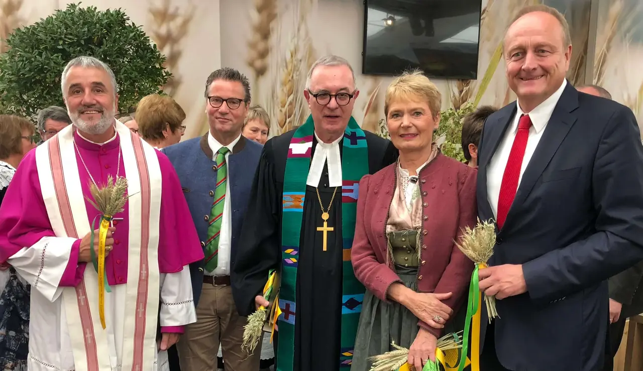 Von links nach rechts: Weihbischof Thomas Maria Renz, Landwirtschaftsminister Peter Hauk, Landesbischof Dr. h. c. Frank Otfried July, Staatssekretärin Friedlinde Gurr-Hirsch, Joachim Rukwied, Präsident des Landesbauernverbandes