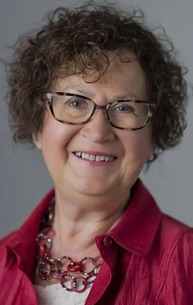 Auch die Frau des Ministerpräsidenten, Gerlinde Kretschmann, setzt sich seit Jahren für die Vesperkirchen ein.