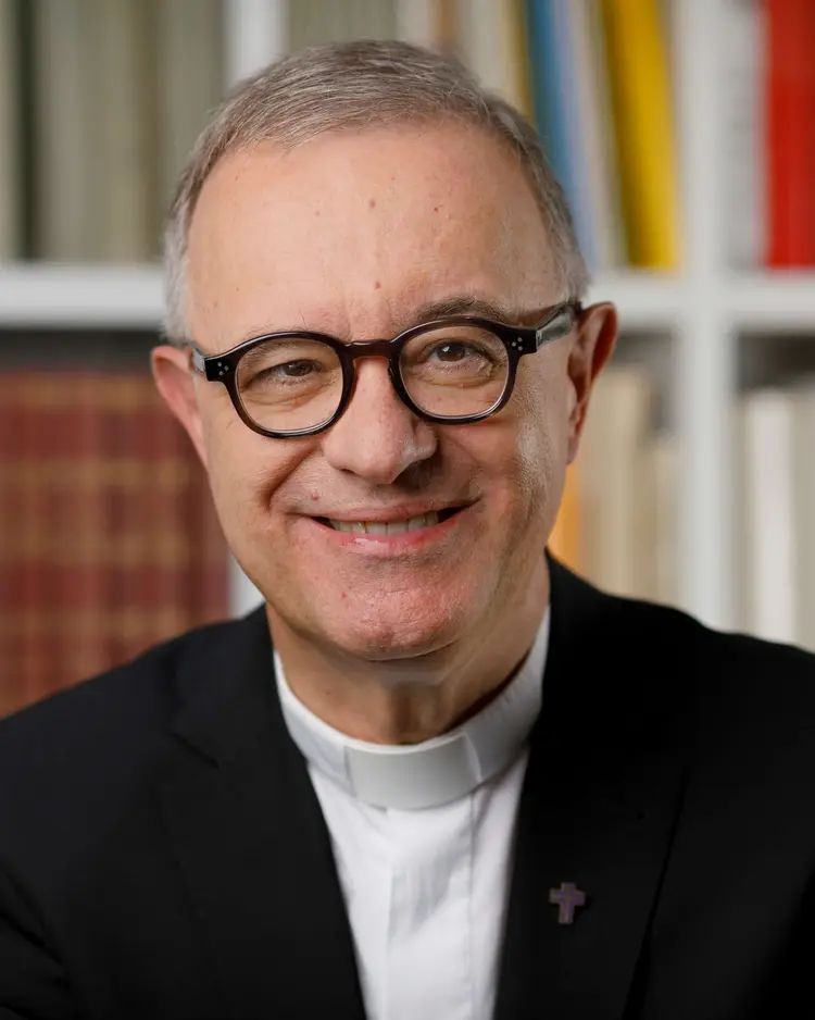 Landesbischof Dr. h. c. Frank Otfried July hat Gäste aus aller Welt zur ersten ökumenischen Viste nach Württemberg eingeladen.