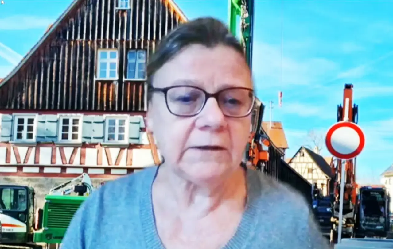 Annette Sawade, Vorsitzende des Ausschusses für Kirche, Gesellschaft, Öffentlichkeit und Bewahrung der Schöpfung berichtete über eine Reihe von Anträgen, die die Präsenz der Landeskirche im digitalen Raum stärken sollen.