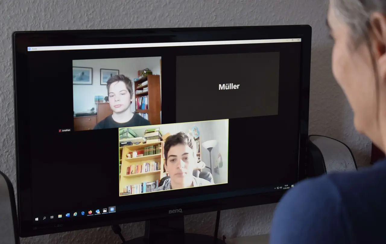 „Wie können wir die Chancen der Digitalisierung nutzen und den personalen Bezug zu unseren Schülerinnen und Schülern gleichermaßen aufrechterhalten?" Diese Frage bewegt derzeit auch den Schulbund.