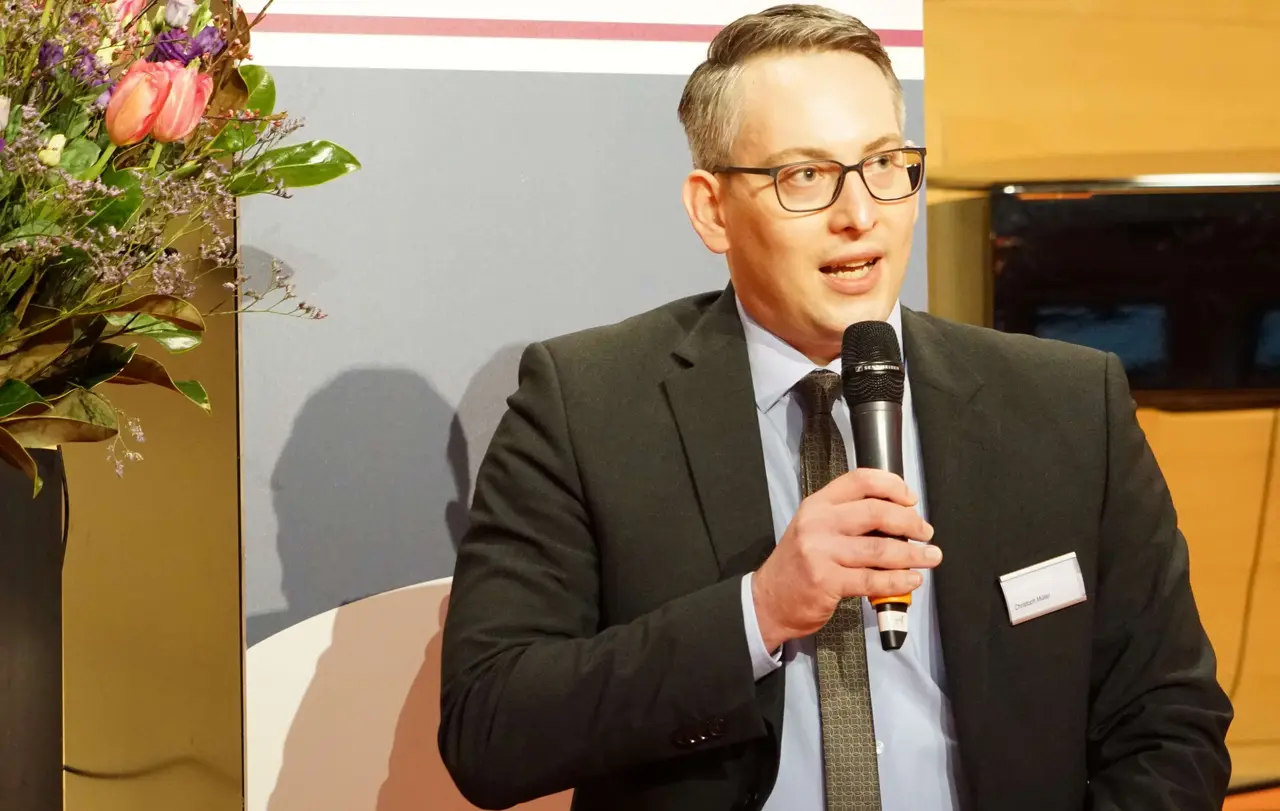 Zum Kirchlichen Gesetz zur Änderung des Kirchenverfassungsgesetzes sprach der Vorsitzende des Rechtsausschusses, Christoph Müller.