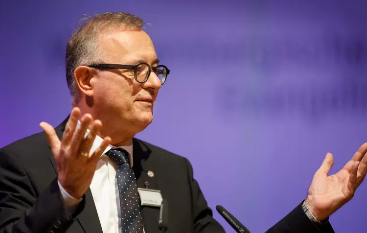 Landesbischof Frank Otfried July