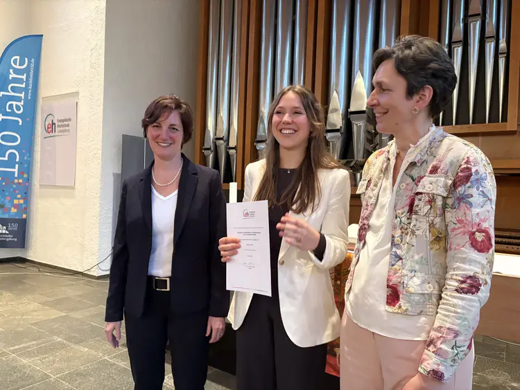 V.l.n.r.: Prof. Dr. Andrea Dietzsch, Marie Gutheiss, Prof. Dr. Stephanie Goeke