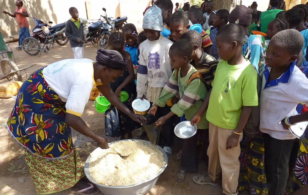 Dank der Mangoaktion werden auch Schulküchen eingerichtet