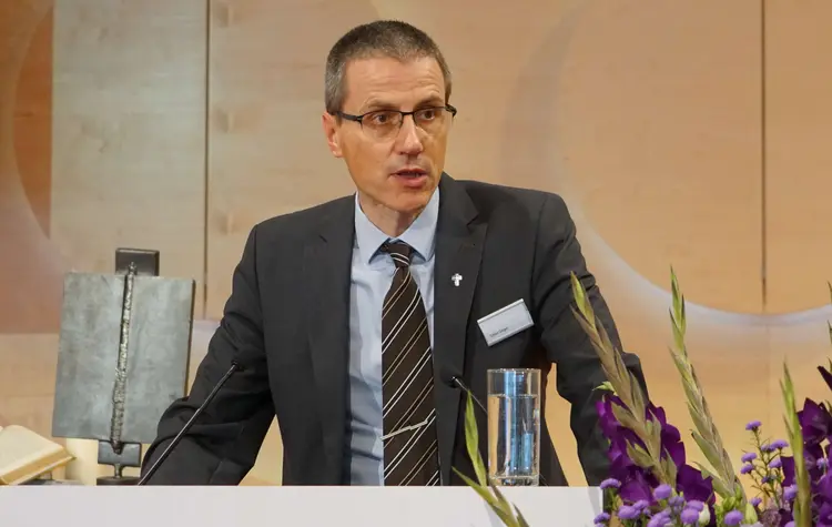 Tobias Geiger, Vorsitzender des Finanzausschusses, spricht über einen Wumms und kleine Brötchen.