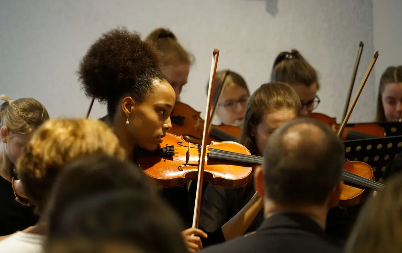 Für den guten Ton sorgte das Orchester des katholischen Mädchengymnasiums St. Agnes in Stuttgart