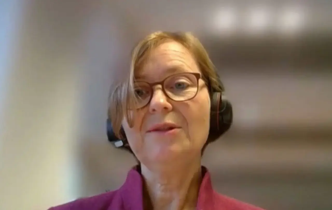 Oberkirchenrätin Kathrin Nothacker berichtete über die strukturelle Entwicklung des Pfarrdienstes.