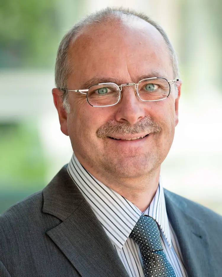 Prof. Dr. Norbert Haag ist als Referatsleiter für das Archiv, die Bibliothek sowie das Dokumenten- und Wissensmanagement zuständig