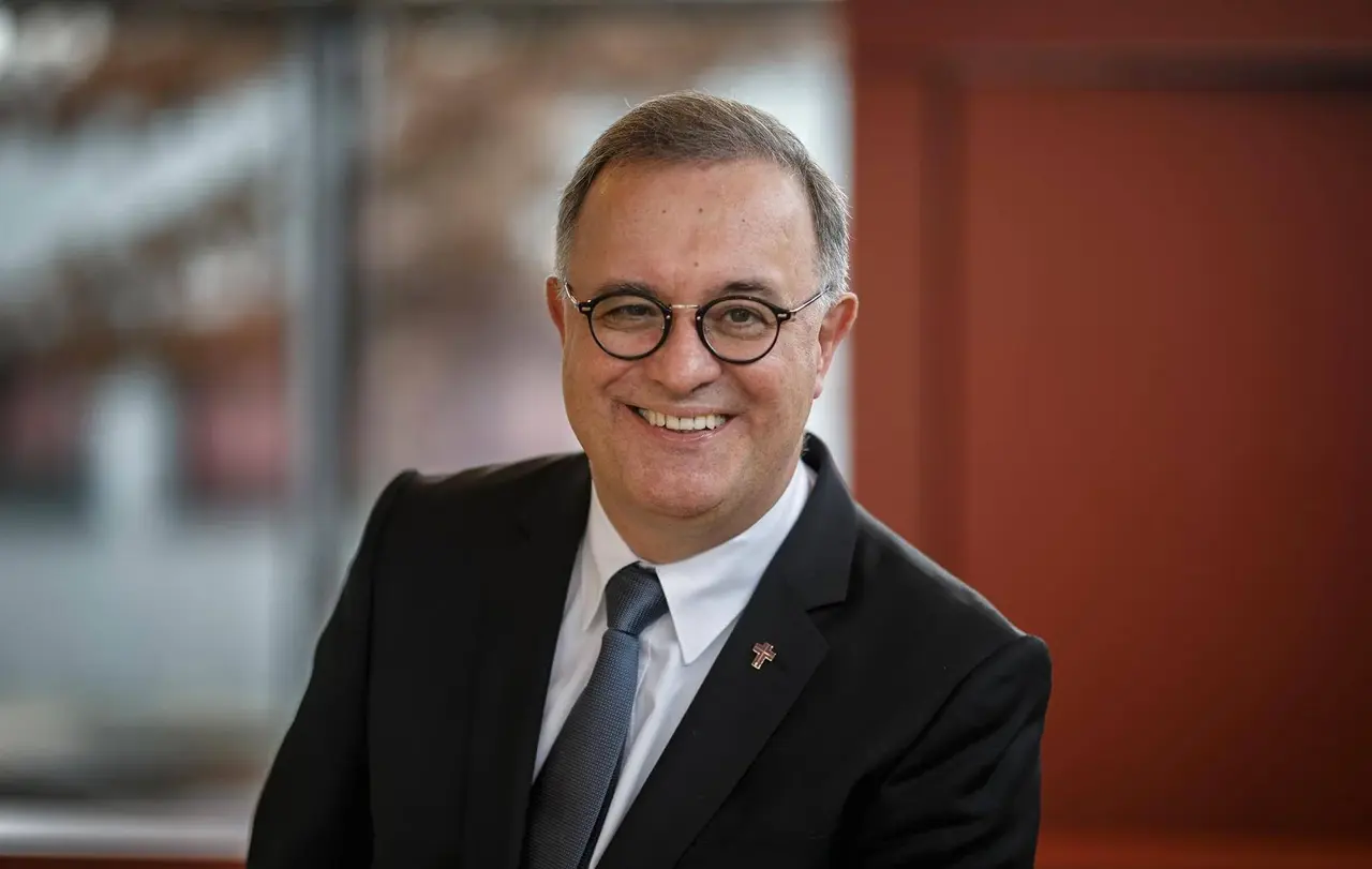 Landesbischof Dr. h. c. Frank Otfried July Landesbischof Dr. h. c. Frank Otfried July freut sich, dass bald wieder Gottesdienste möglich werden - weist aber auch auf die Verantwortung der Gemeinden hin.