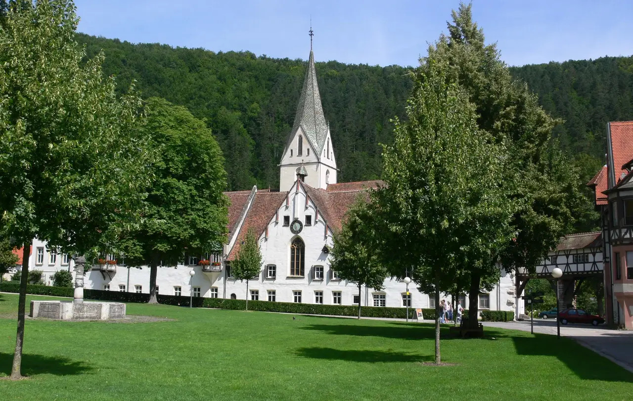 Kloster Blaubeuren, direkt beim legendären Blautopf.