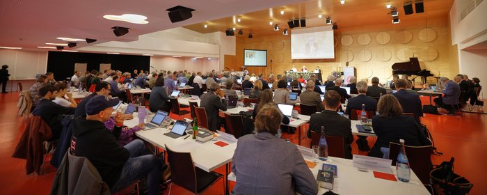 Herbsttagung der württembergischen evangelischen Landessynode im Hospitalhof.