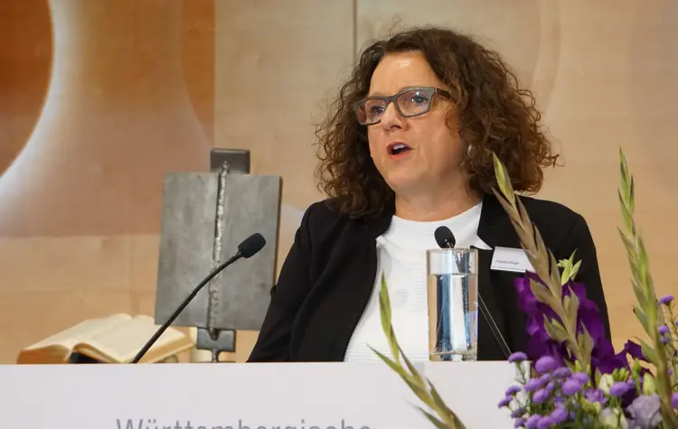 Kirche lebt von ihrer Aktivität und Strahlkraft, sagt Angelika Klingel. Nur wenn sie lebe, was sie verkünde, sei sie glaubhaft und könne Mitglieder gewinnen und binden.