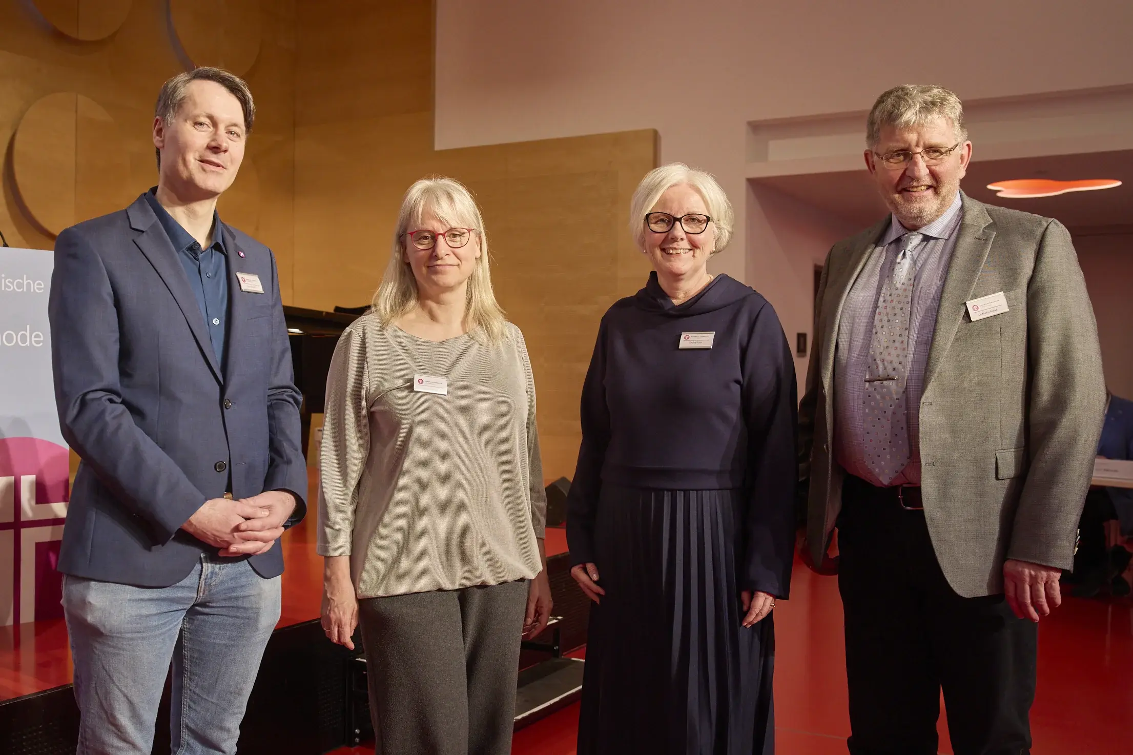 Präsidium der 17. Württembergischen Evangelischen Landessynode vlnr.: Oliver Römisch, Lisbeth Sinner, Sabine Foth, Dr. Martin Brändl