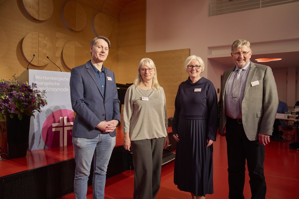 Das gewählte Präsidium vlnr Oliver Römisch, Lisbeth Sinner, Synodalpräsidentin Sabine Foth, Dr. Martin Brändl
