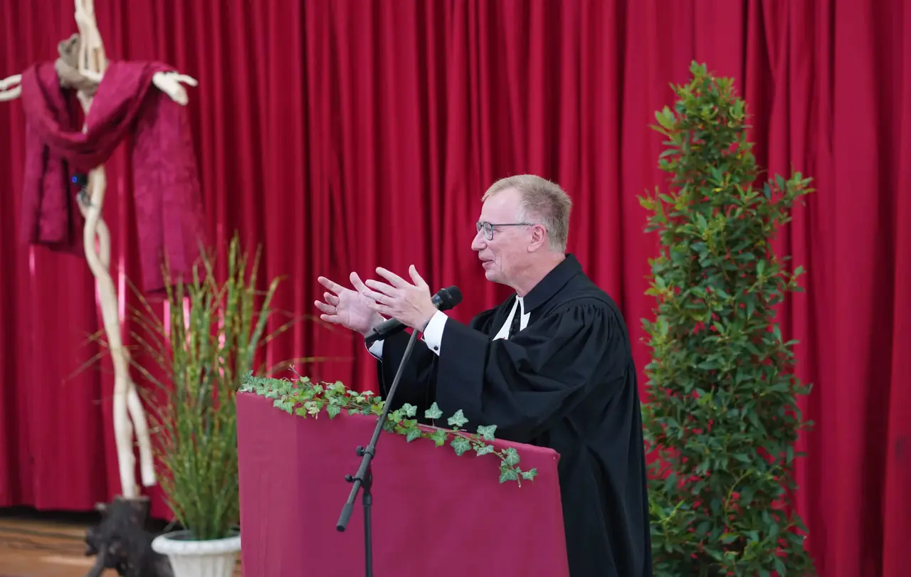 Zuhören sieht Ralf Albrecht als eine Hauptaufgabe der Kirchleitenden. Seit 1. September hat er das Prälatenamt inne.