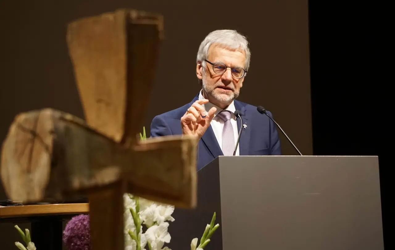 Der frühere Prälat Ulrich Mack bei der Sommersynode 2016.
