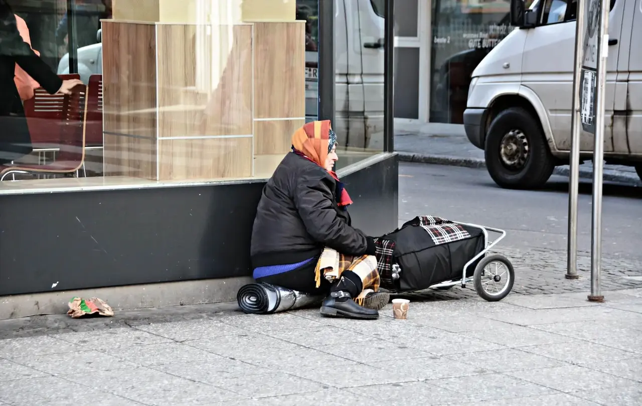 Bei den Einrichtungen der Wohnungslosenhilfe in Baden-Württemberg sind nach Angaben der Diakonie mehr als 3.300 Frauen gemeldet - es sei ein „nie dagewesener Höchststand“.
