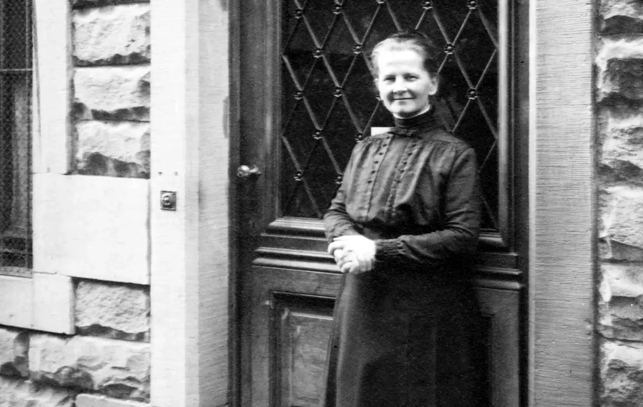 Christa von Viebahn 1915 in Stuttgart.