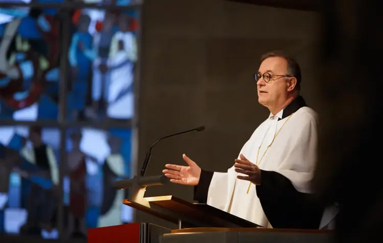 Landesbischof Frank Otfried July