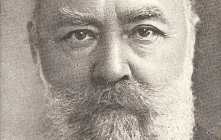 Der evangelische Pfarrer und SPD-Politiker Christoph Blumhardt, aufgenommen im Alter von etwa 75 Jahren.