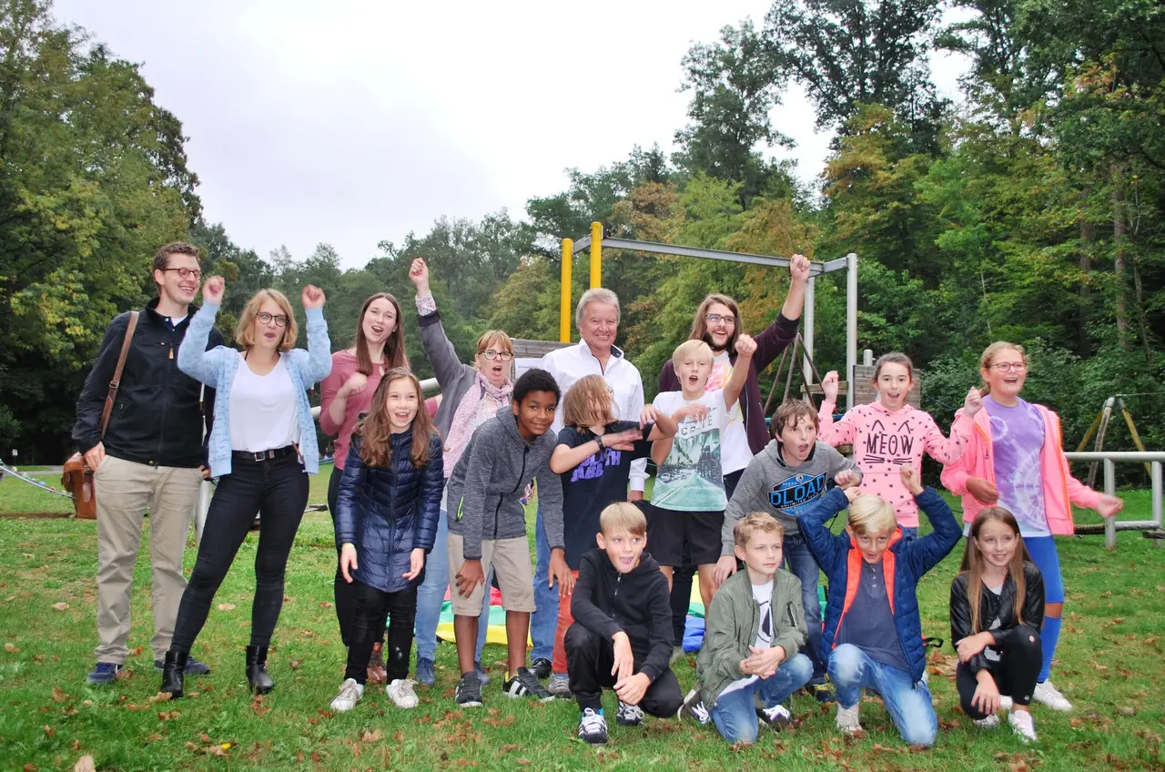 Umweltminister Franz Untersteller besucht das Ferienwaldheim Feuerbacher Tal.