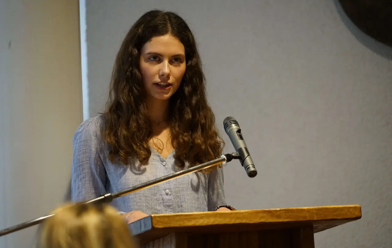 Lena Elbe hat den ersten Preis beim 16. Schülerwettbewerb Christentum und Kultur gewonnen