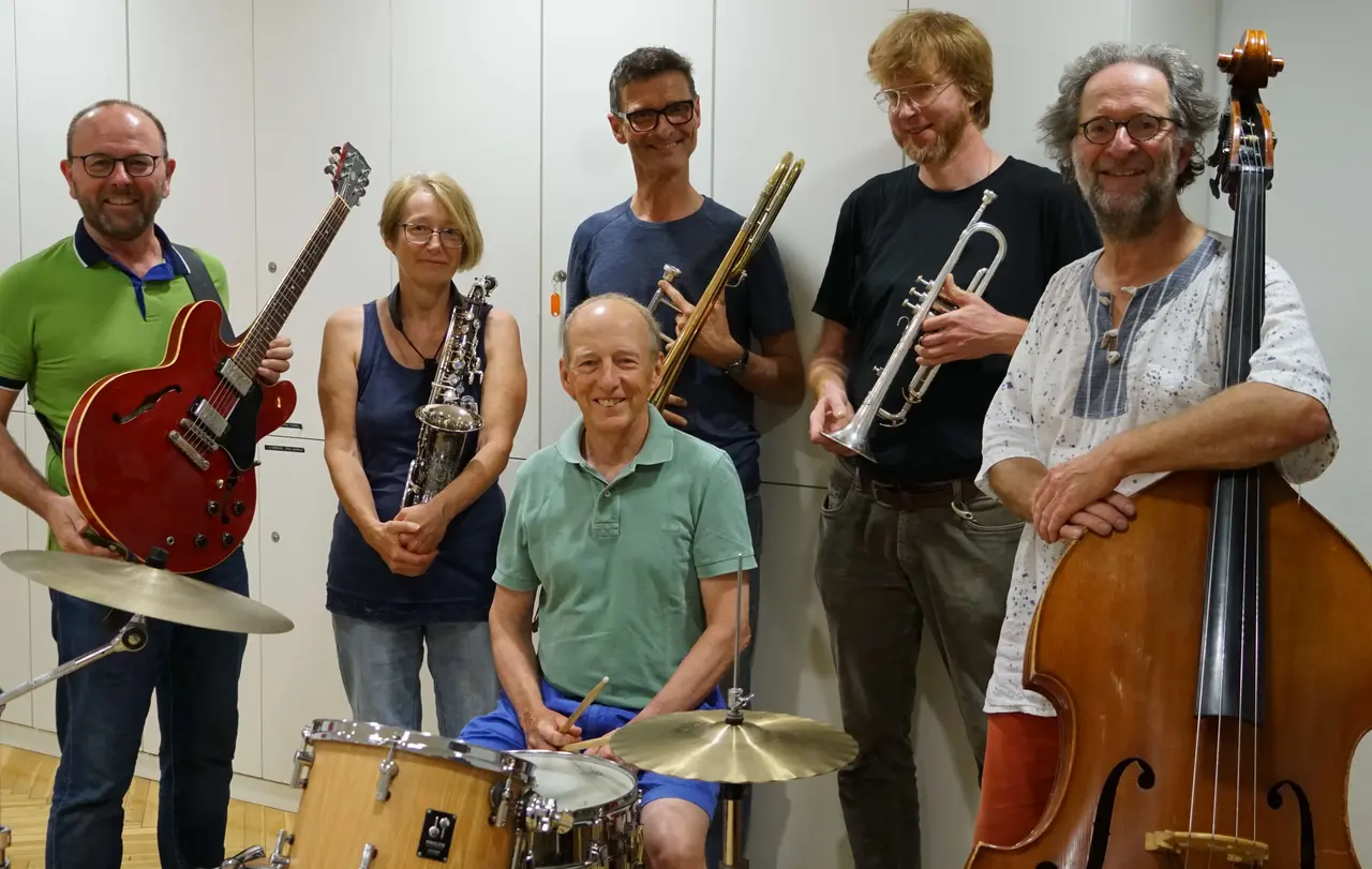 Die Band EcclesiJazz verbindet Kirchenmusik und Jazz. Von links: Joachim Wolfer, Ilona Reichenecker, Karl-Heinz Bürkle, Christian Kolb, Ralf Keller und Rudolf Schmid.