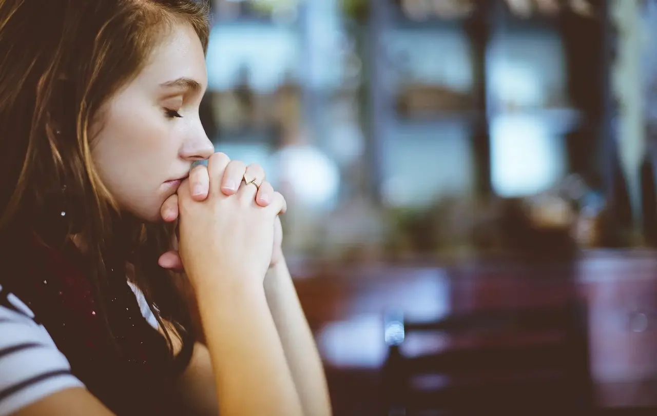 Mensch Warten Beten Frau Meditation Gebet