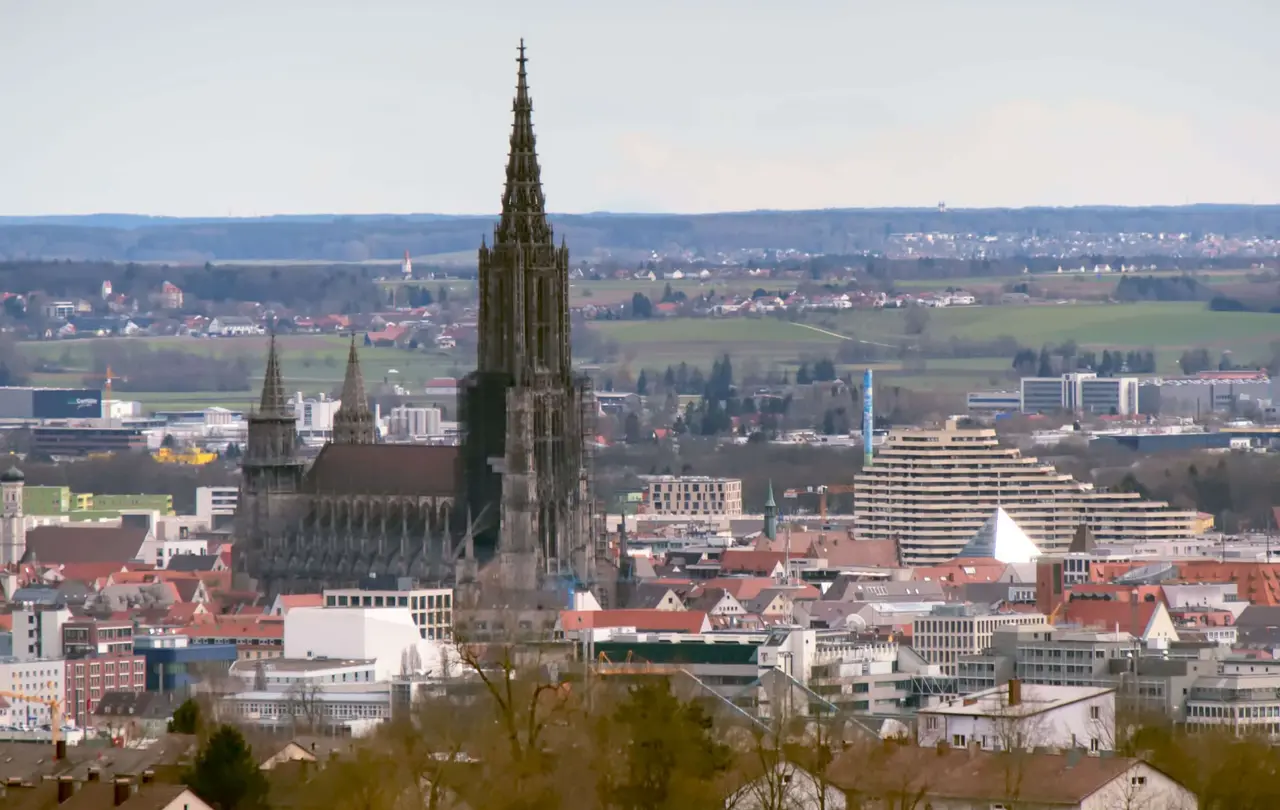 Das Ulmer Münster - seine Chororgel wird demnächst wohl eine neue Eigentümerin bekommen.