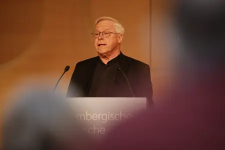 Klaus Rieth Klaus Rieth berichtete über den Stand der Ukraine-Hilfe auf der Frühjahrssynode 2025.