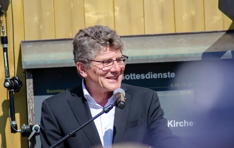 Landesbischof Ernst-Wilhelm Gohl predigte am Sonntag beim Gottesdienst auf dem Münsterplatz.