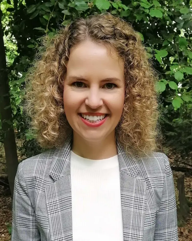 Sarah Schindler hat eine halbe Pfarrstelle für den digitalen Raum inne.