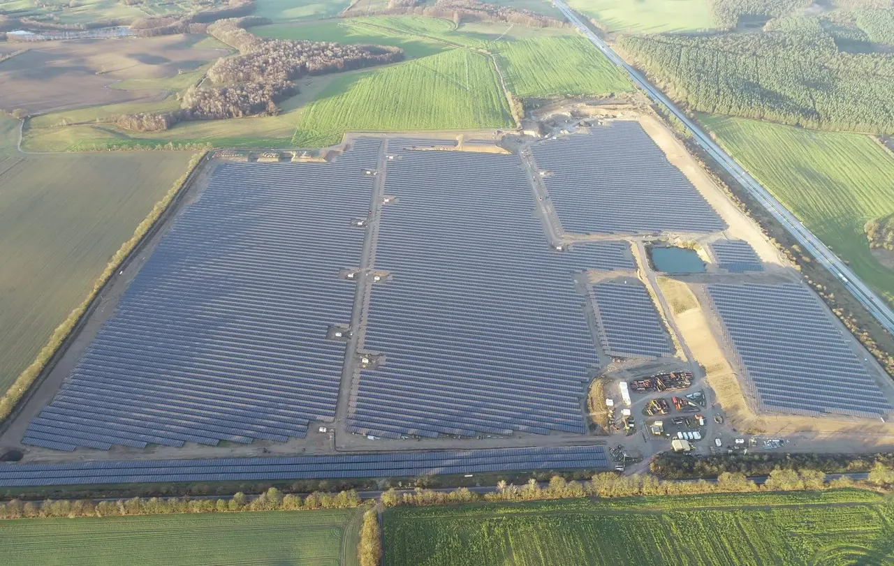 Der Solarpark Zietlitz zählt mit etwa 86 Hektar Gesamtfläche zu den größten Solarparks Deutschlands.