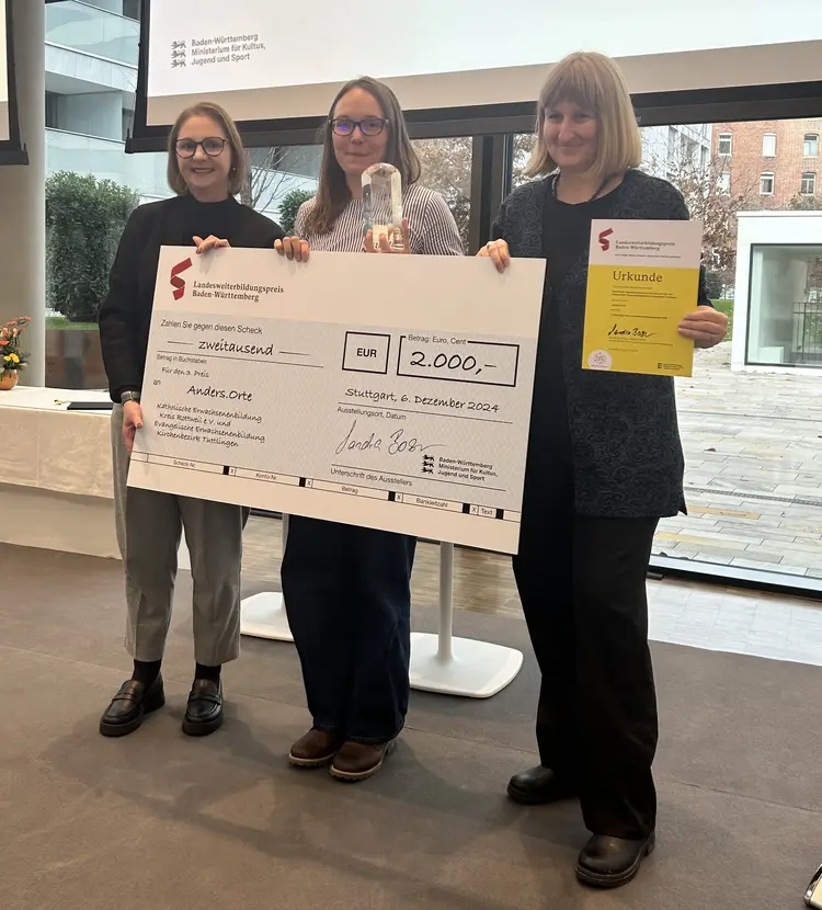 Von links: Staatssekretärin Sandra Boser, Dr. Janina Niefer und Heike Teufel