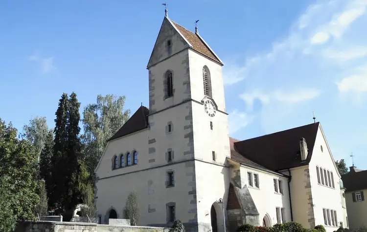 Die Adresse der Mauritiuskirche in Reichenbach an der Fils lautet seit dem Jahr 2003 Theodor-Dipper-Platz 1.