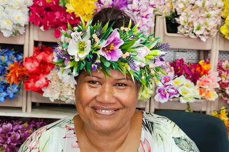 Sharon lebt auf den Cookinseln.
